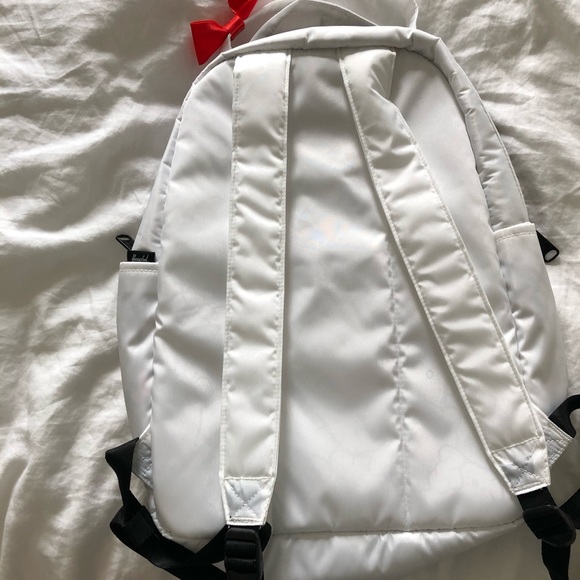 hello kitty x herschel backpack - Picture 3 of 4